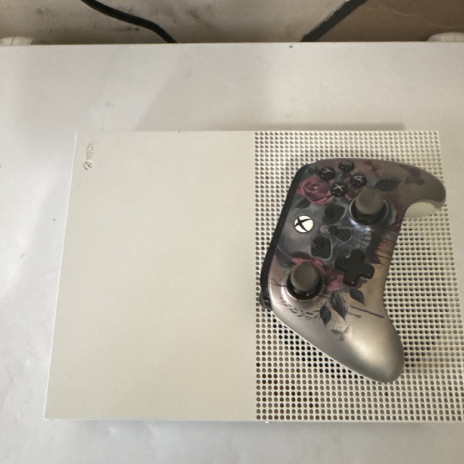 Microsoft Xbox One S White Console with Controller Wi-Fi HDMI USB Ethernet