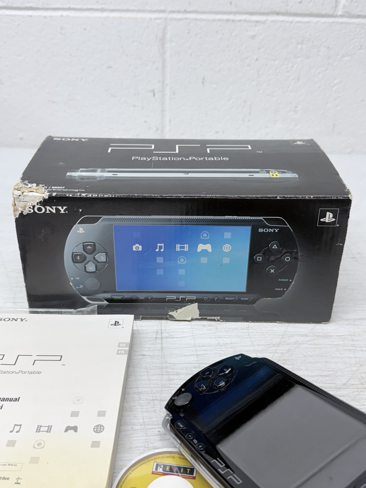 Sony PSP PlayStation Portable Black Console Model 1001 w/ Original Box – Tested