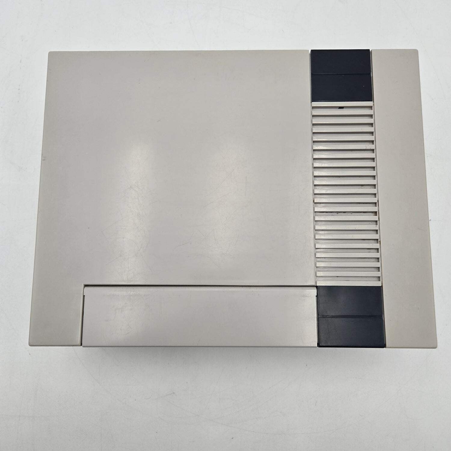 Nintendo Entertainment System NES Video Game Console NES-001 Gray
