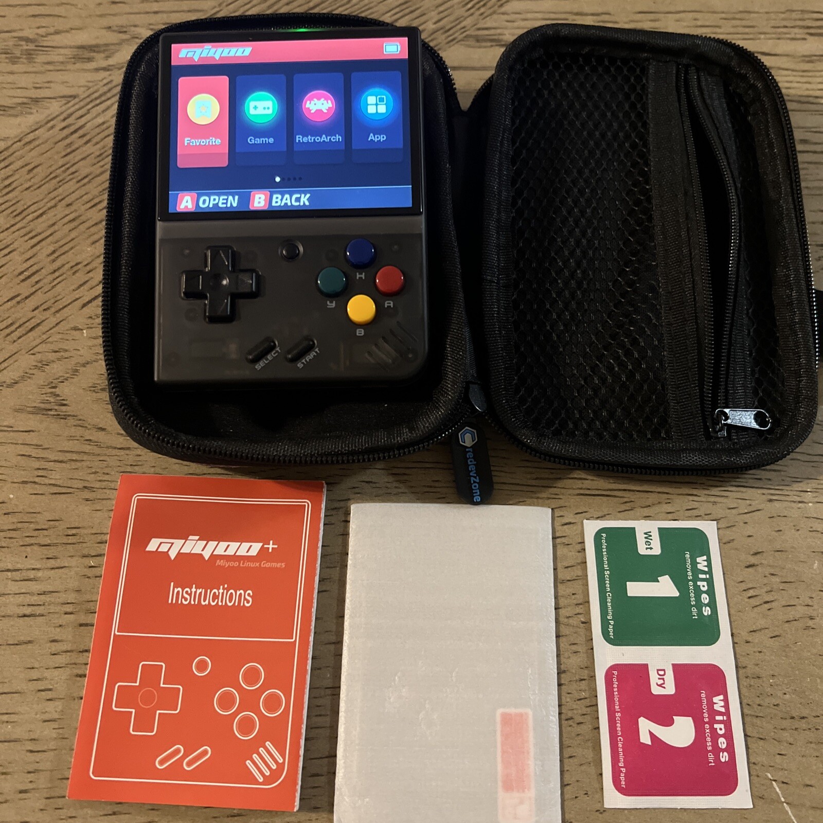 Miyoo Mini Plus + Handheld Retrogaming Console 128 GB