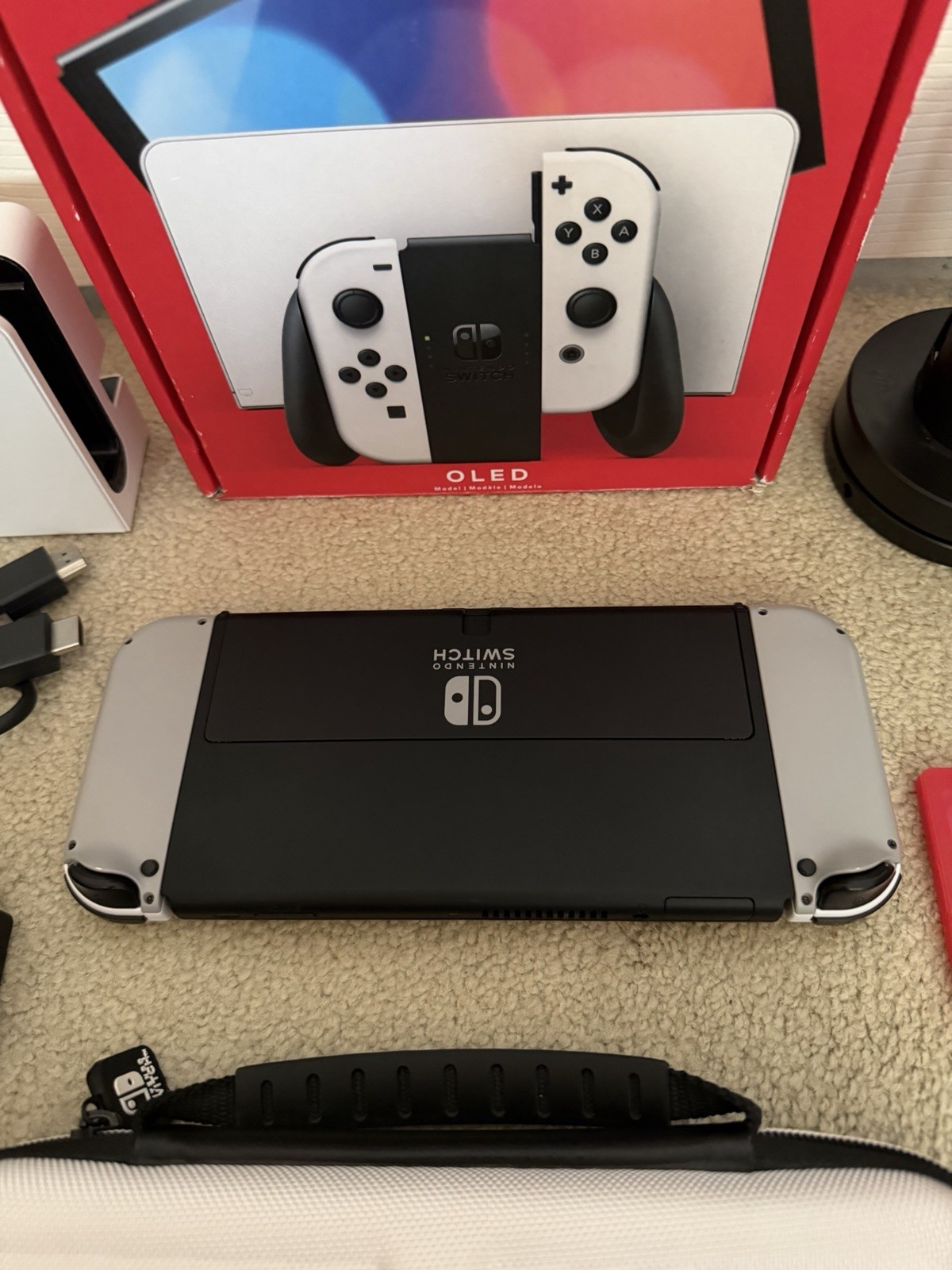 Nintendo Switch OLED Handheld Console 64GB White Bundle W/Games NrMnt Condition