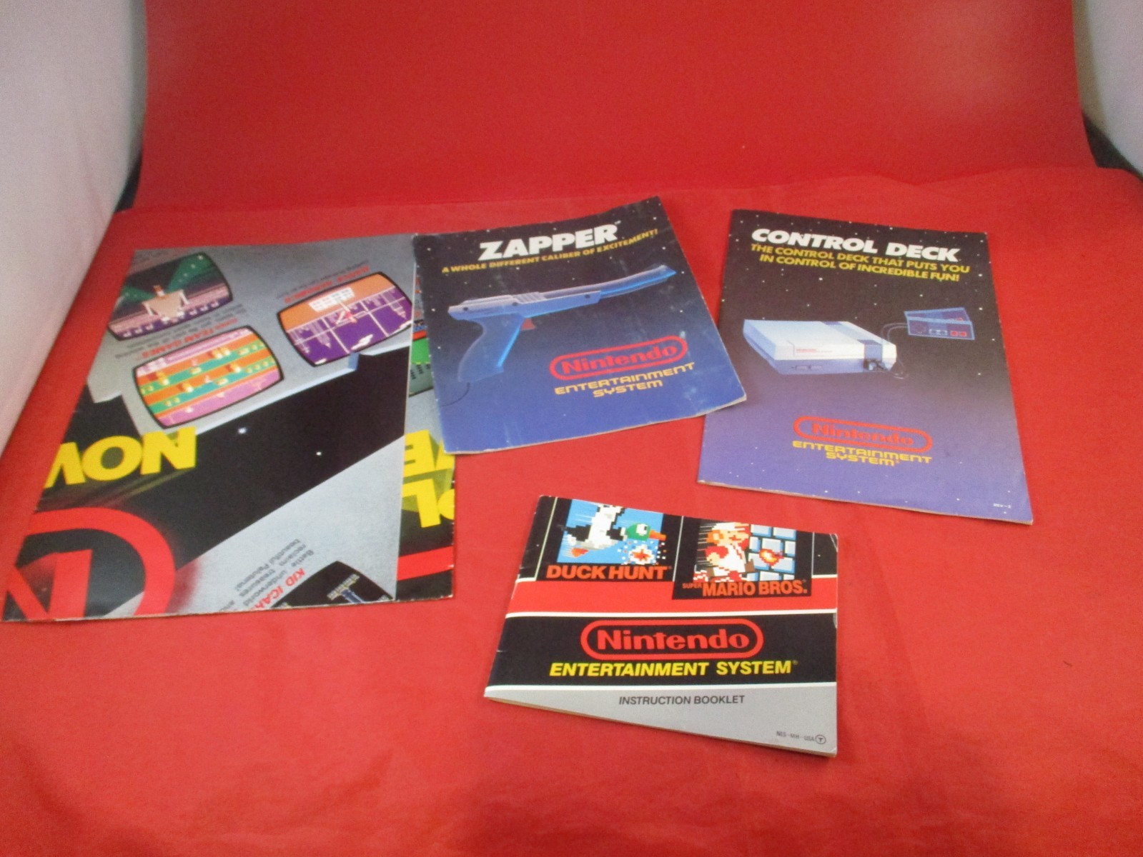 Nintendo NES Console System Action Set Box Mario/Duck Hunt Zapper Controllers