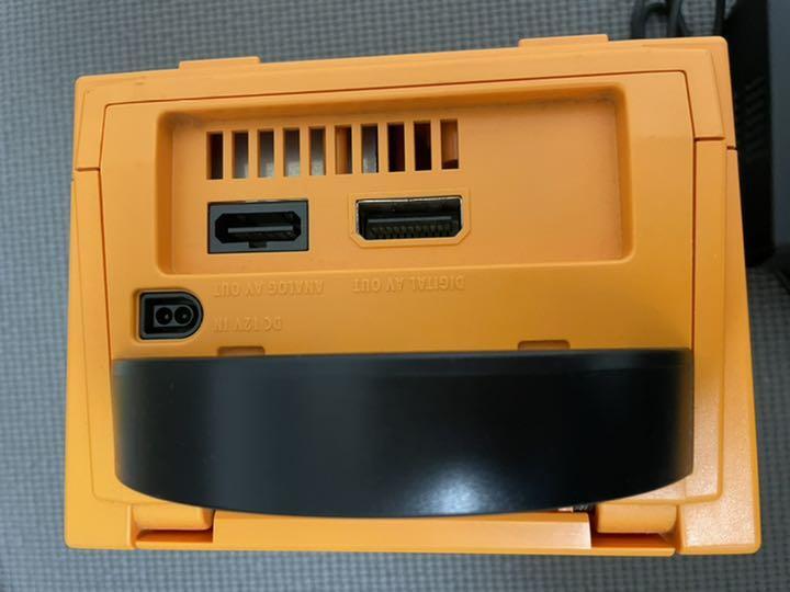 Nintendo GameCube Launch Edition Spice Orange Console controller accessories