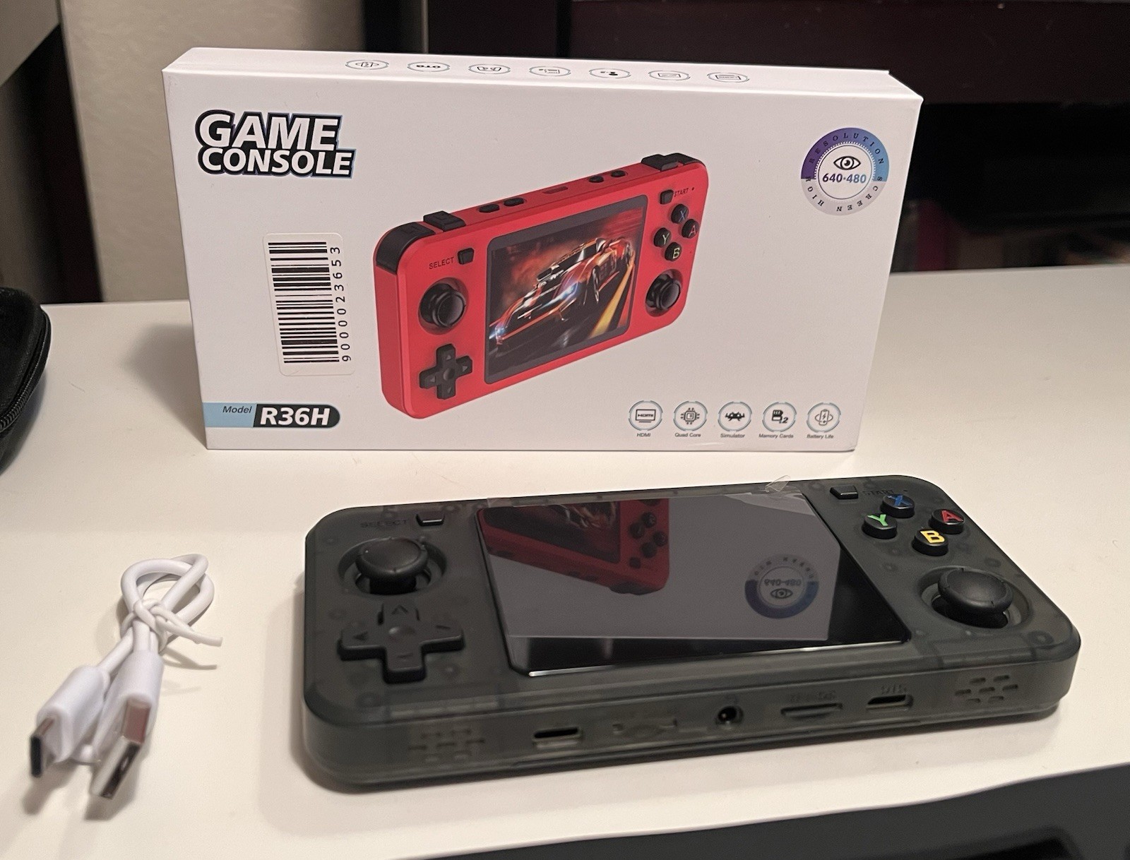 New R36H Handheld Game Console 3.5-Inch IPS Screen Linux RK3326 Quad-Core New