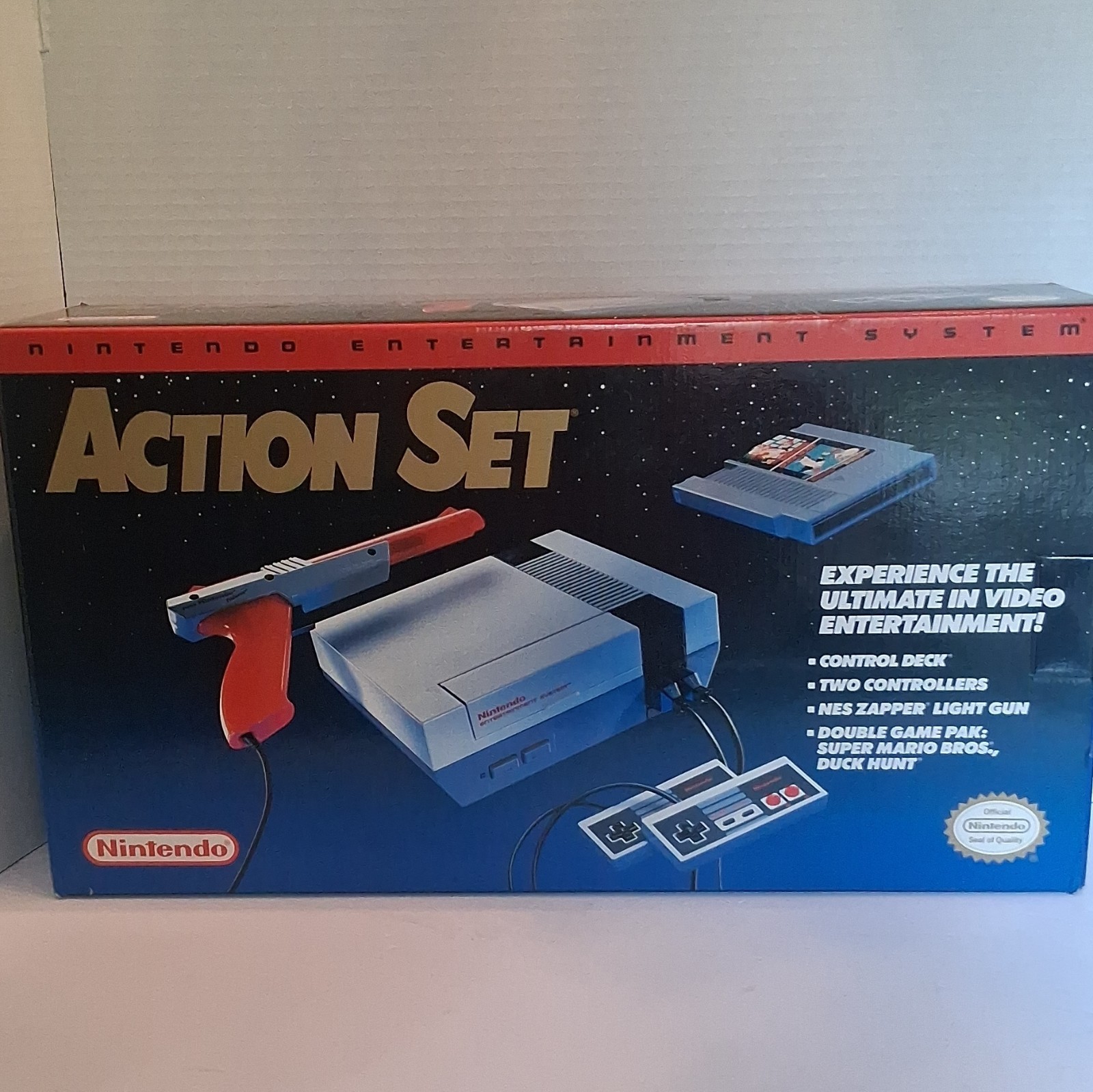 Nintendo NES Action Set NES-001 NTSC-U/C w Zapper SMB/Duck Hunt In Box