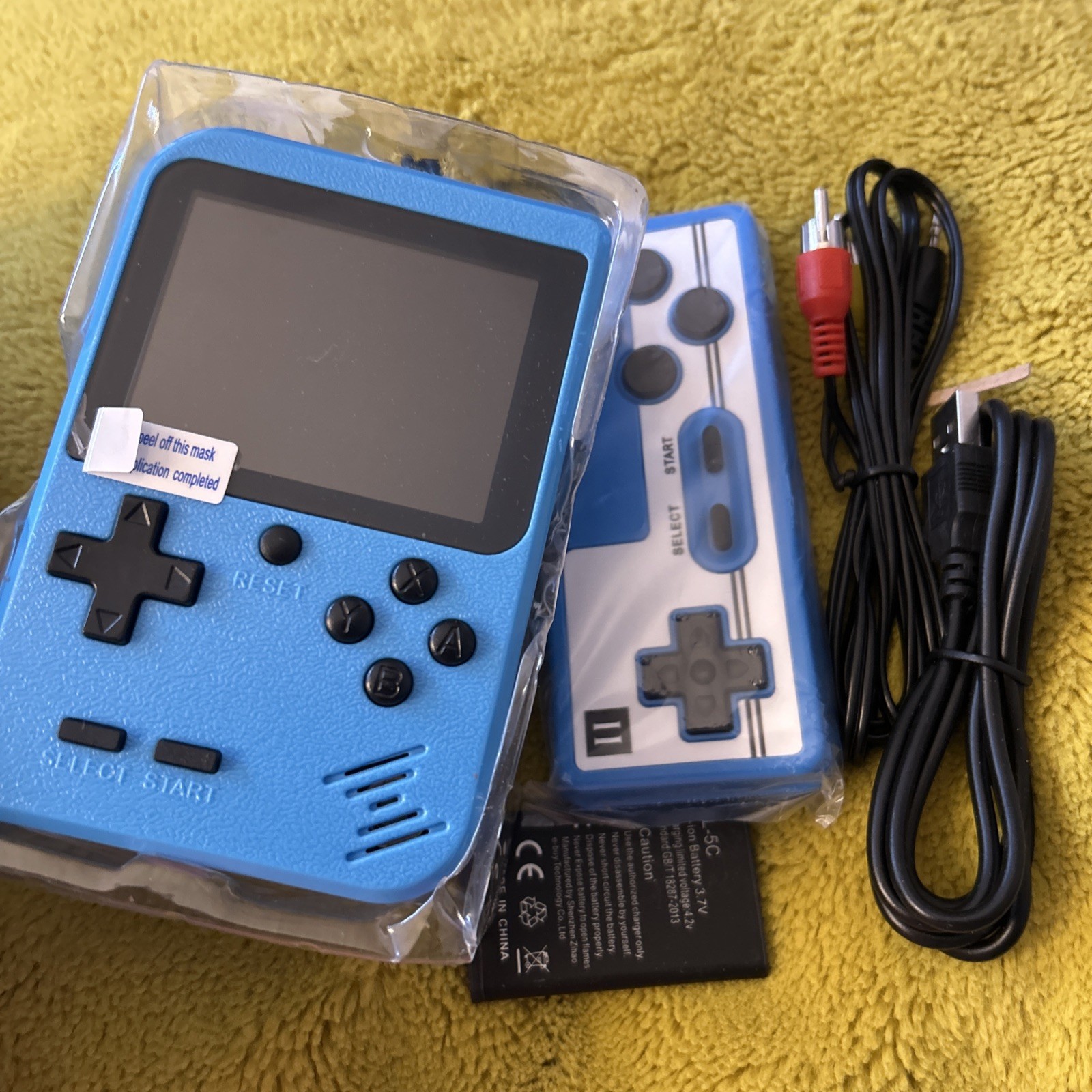 Retro Mini Portable Player Play Machine with 400 Classic FC Games,