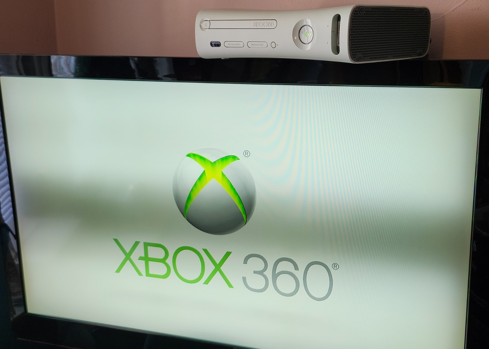 XBOX 360 20GB Arcade Console – 23 Games Bundle