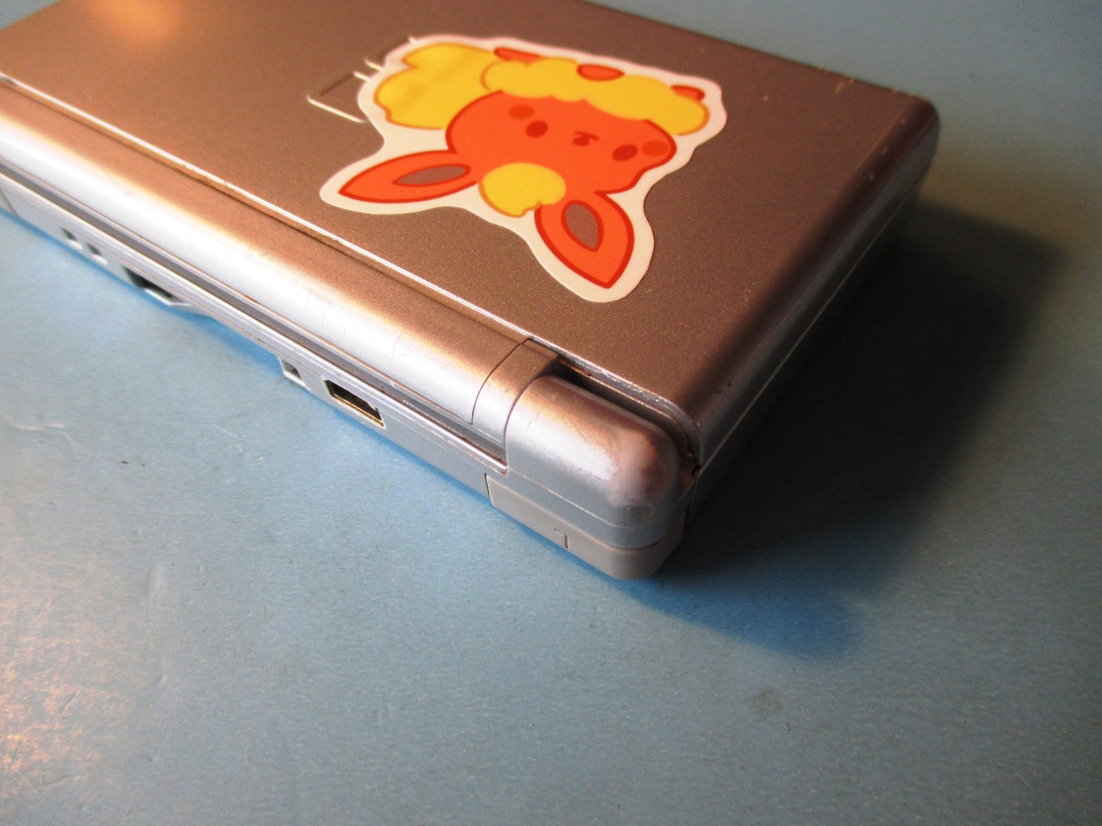 Nintendo DS Lite Silver Handheld System Broken Does Not Turn On