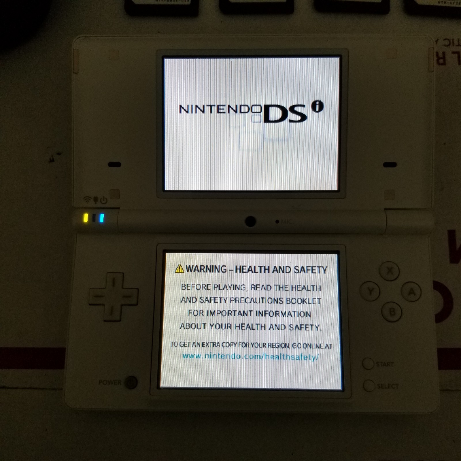 Nintendo DSi Console White Bundle with 8 Games Charger Case Tested Working Kids