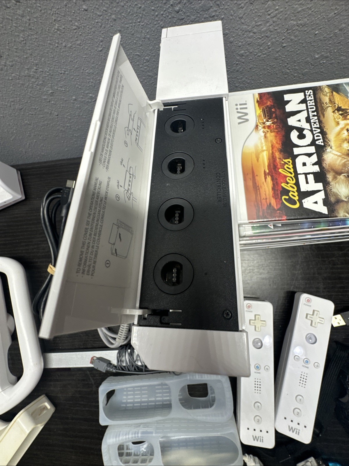 Nintendo Wii Game System Console with 2-REMOTES Bundle ALSO PLAYS GAMECUBE Games