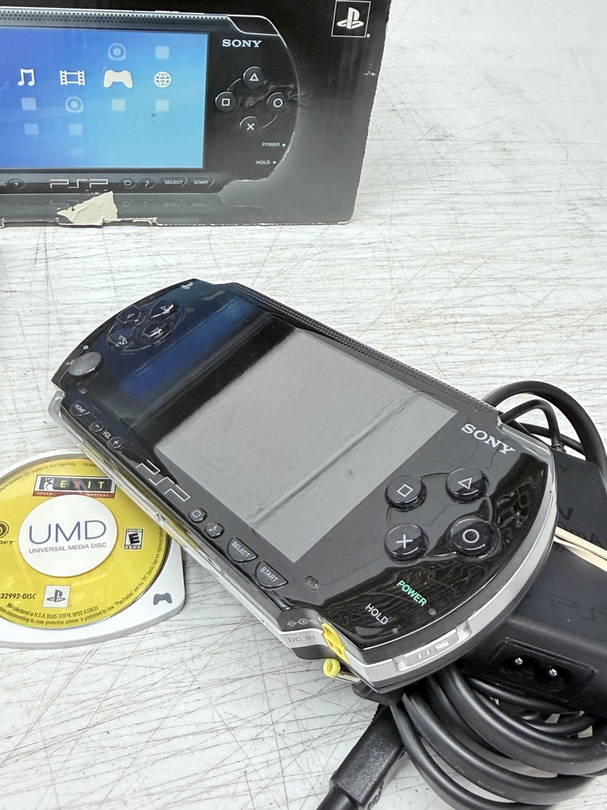 Sony PSP PlayStation Portable Black Console Model 1001 w/ Original Box – Tested