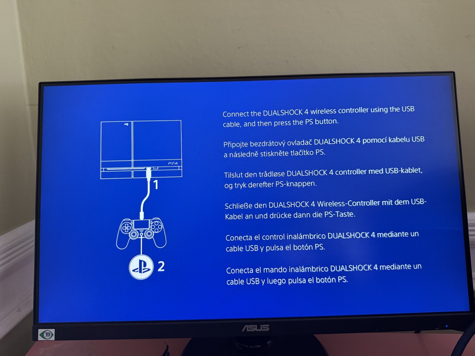 Sony PS4 PlayStation 4 500GB CUH-1001A Launch Model Bundle Controller Tested