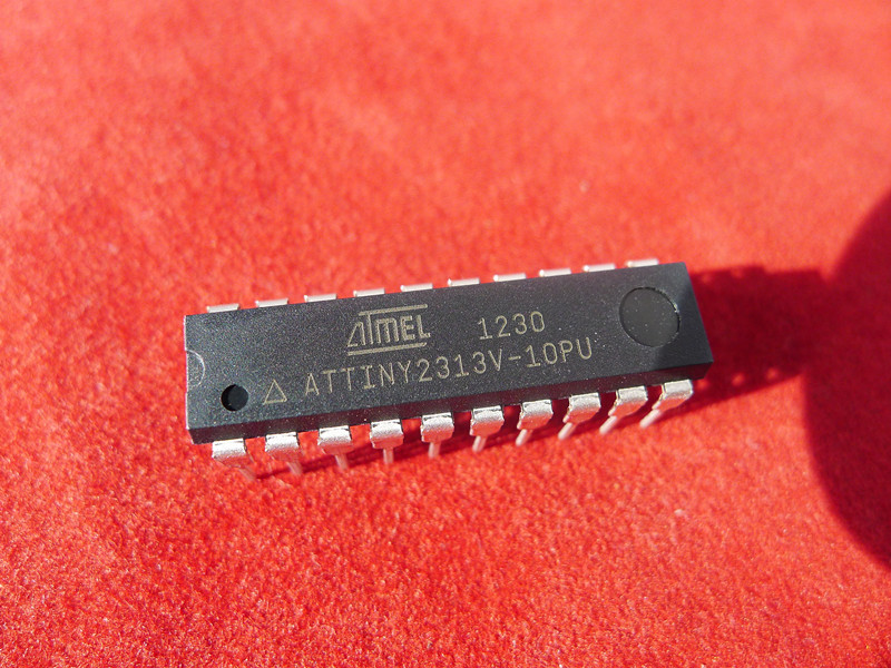 10Pcs ATTINY2313V-10PU Atmel NEW