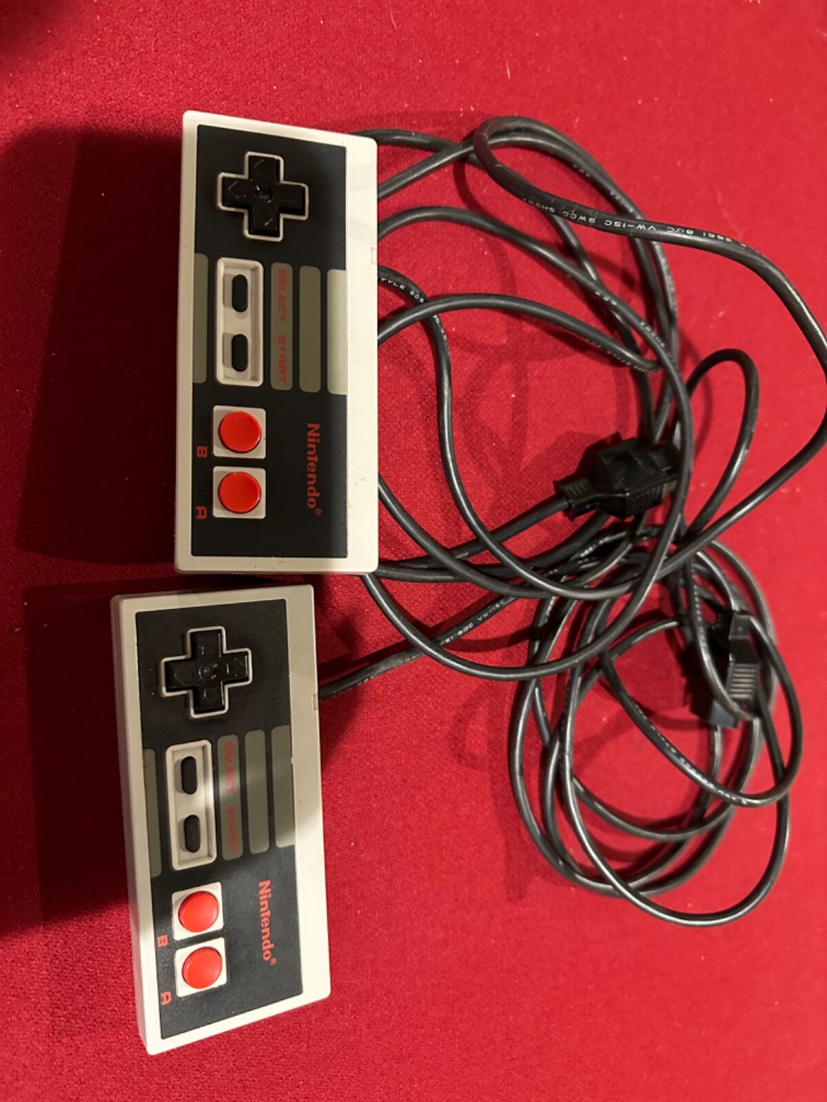 Nintendo NES Action Set Home Console – White/ Gray with manual and all cables