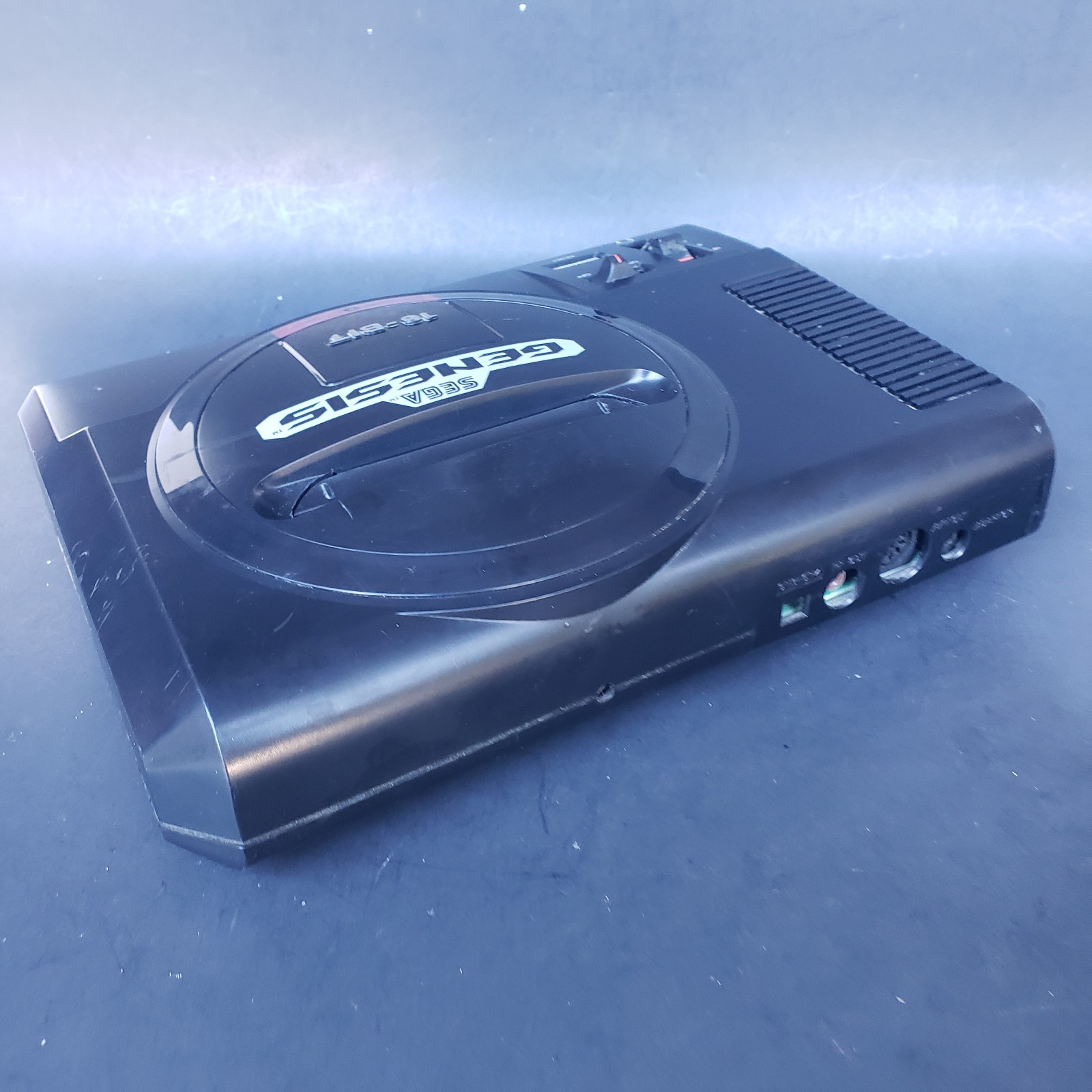 Sega Genesis 1601 16-Bit Console Bundle With Controller & Cables Tested Works