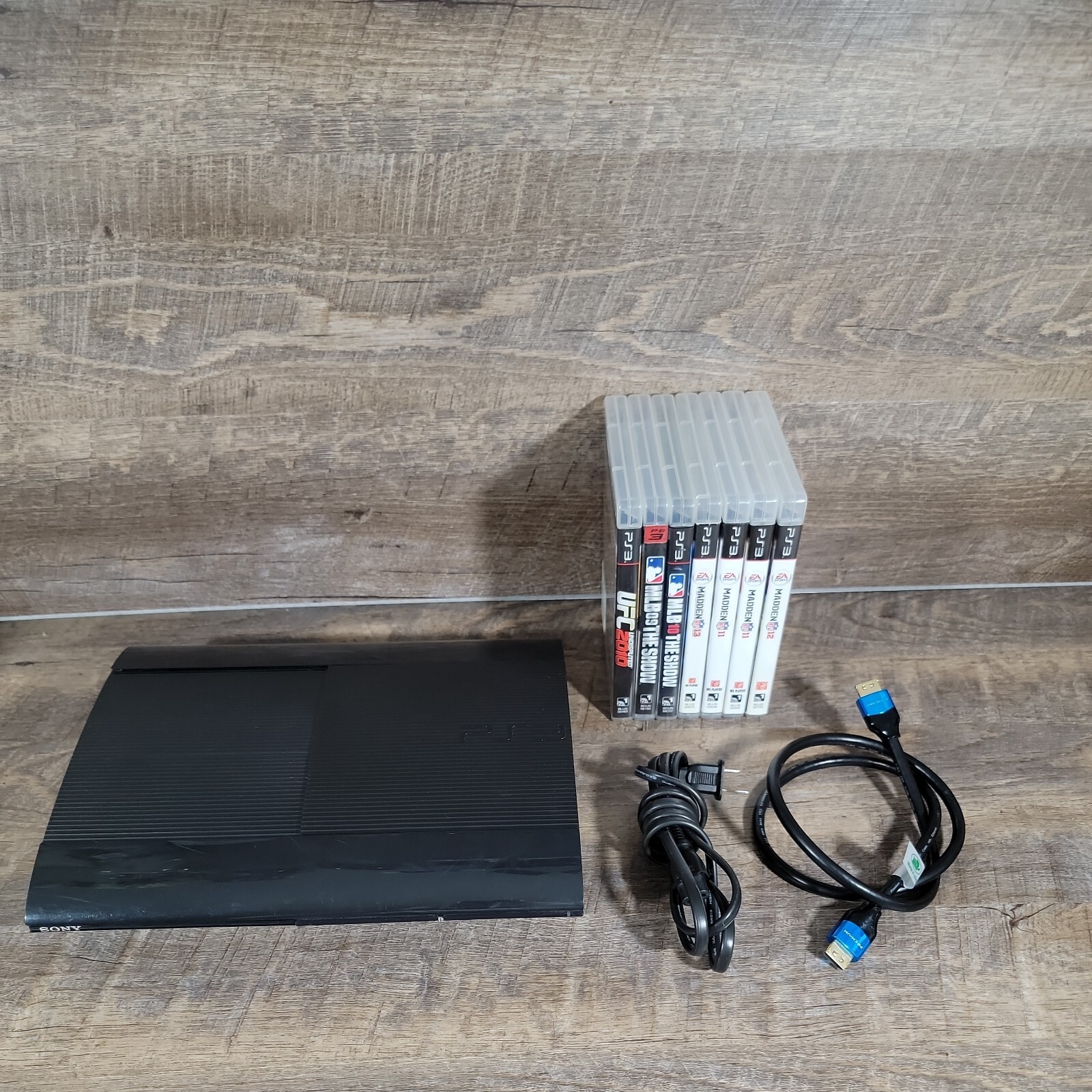 Sony PlayStation 3 Super Slim PS3 Console CECH-4001B Bundle WORKS No controllers