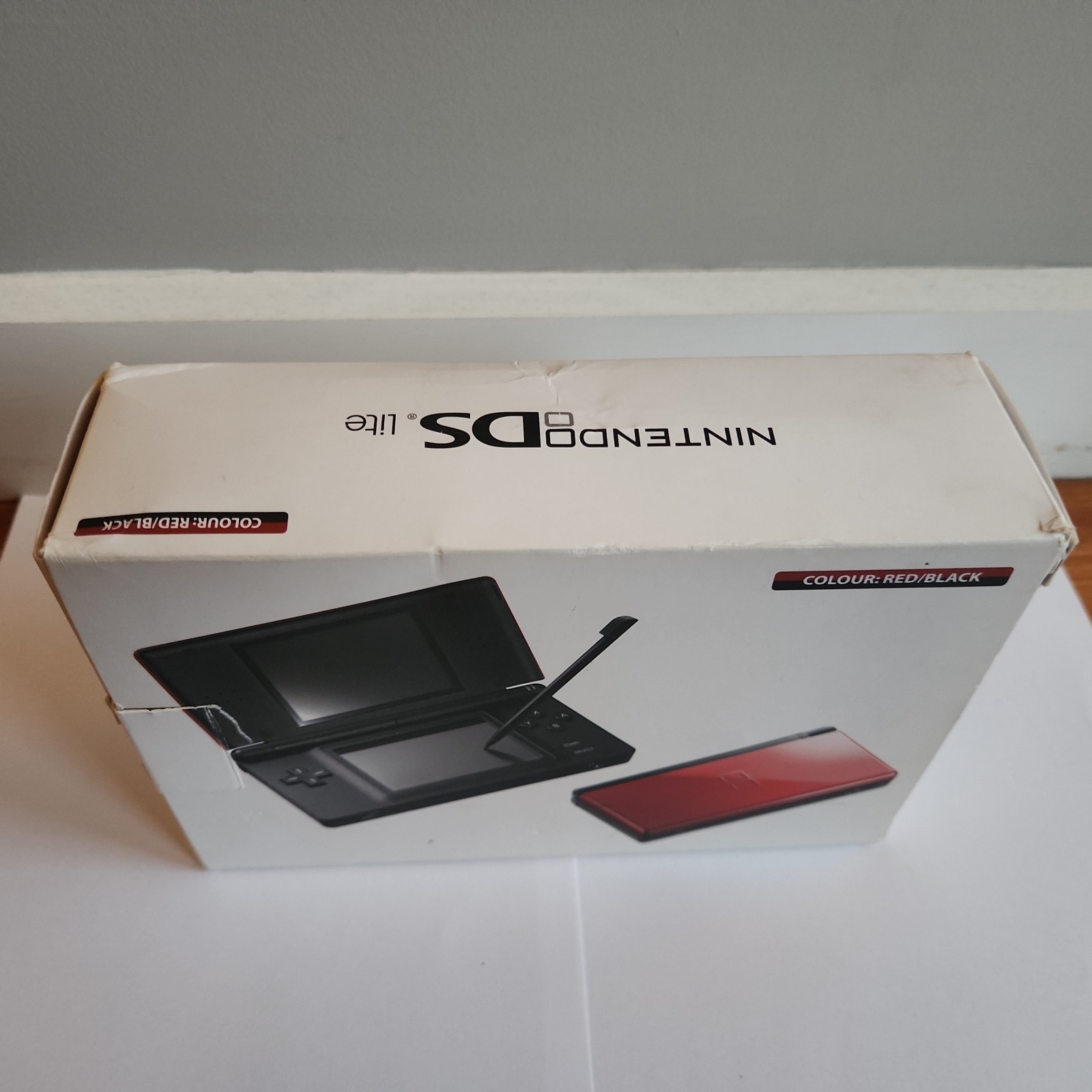 Nintendo DS Lite Red/Black boxed /w insert, manuals and accessories – Aust model