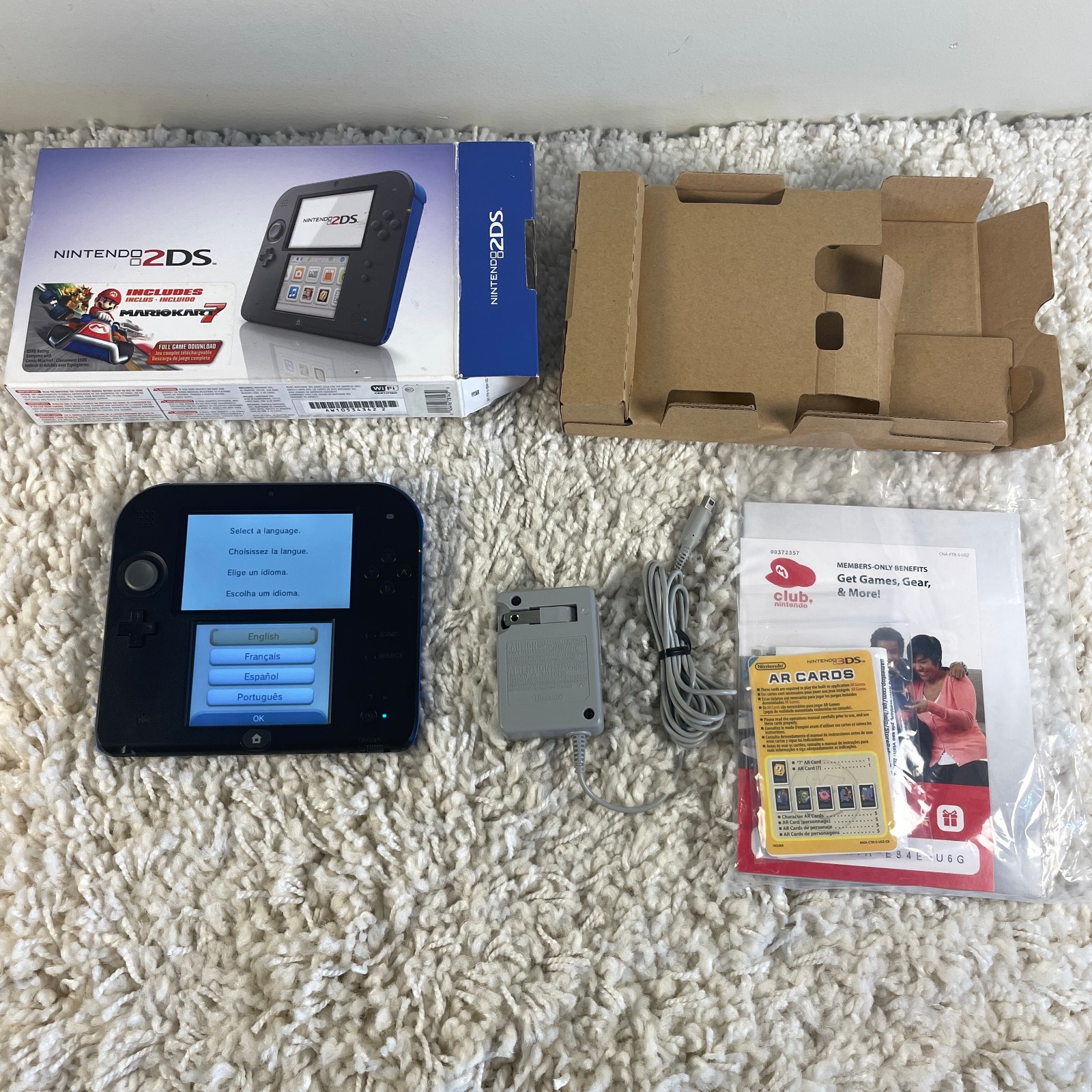 Nintendo 2DS Blue Black Handheld Mario Kart 7 Bundle FTR-001 Complete CIB