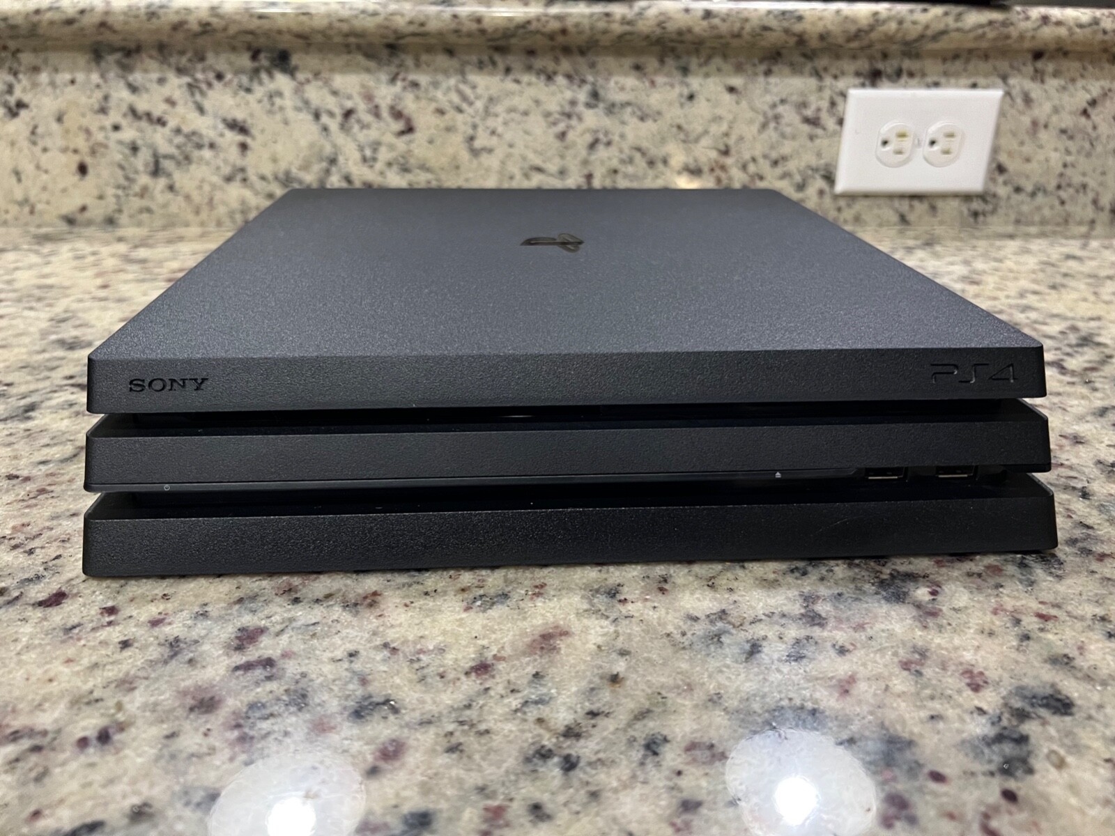 PS4 PRO 1TB + 2 ps4 standard controllers(power and HDMI cables included)