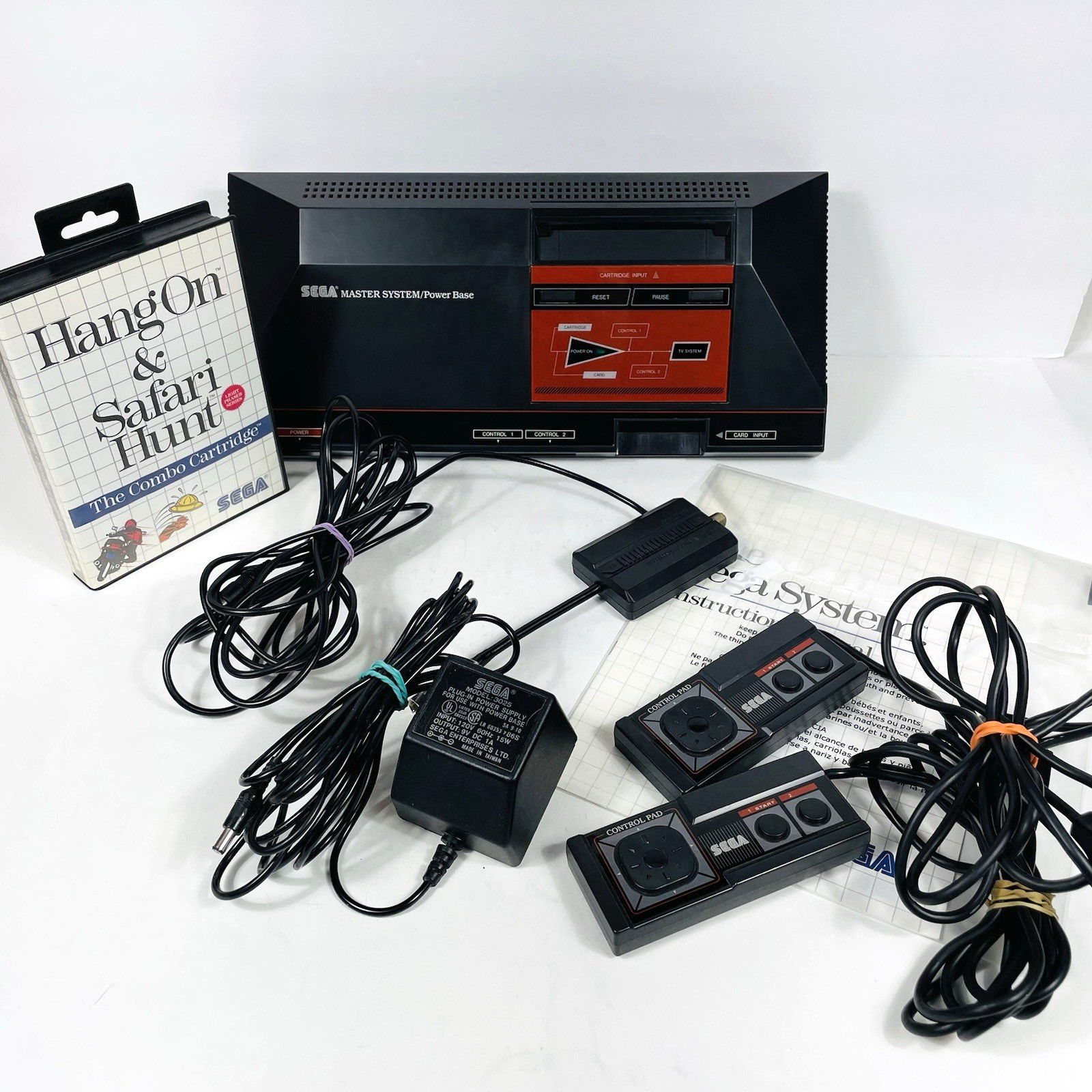 SEGA Master System Console, 2 Controllers, RF Switch, Power Supply and Game