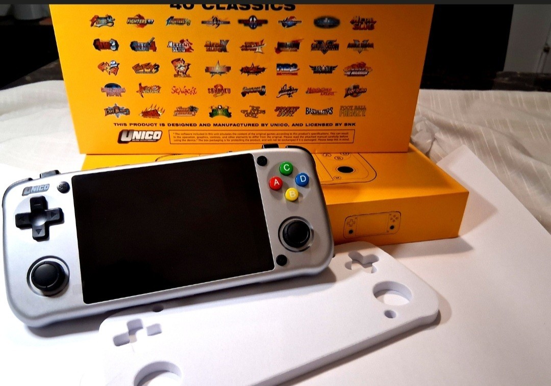 UNICO Pocket Handheld System 40 Classics USB-C Silver/Black