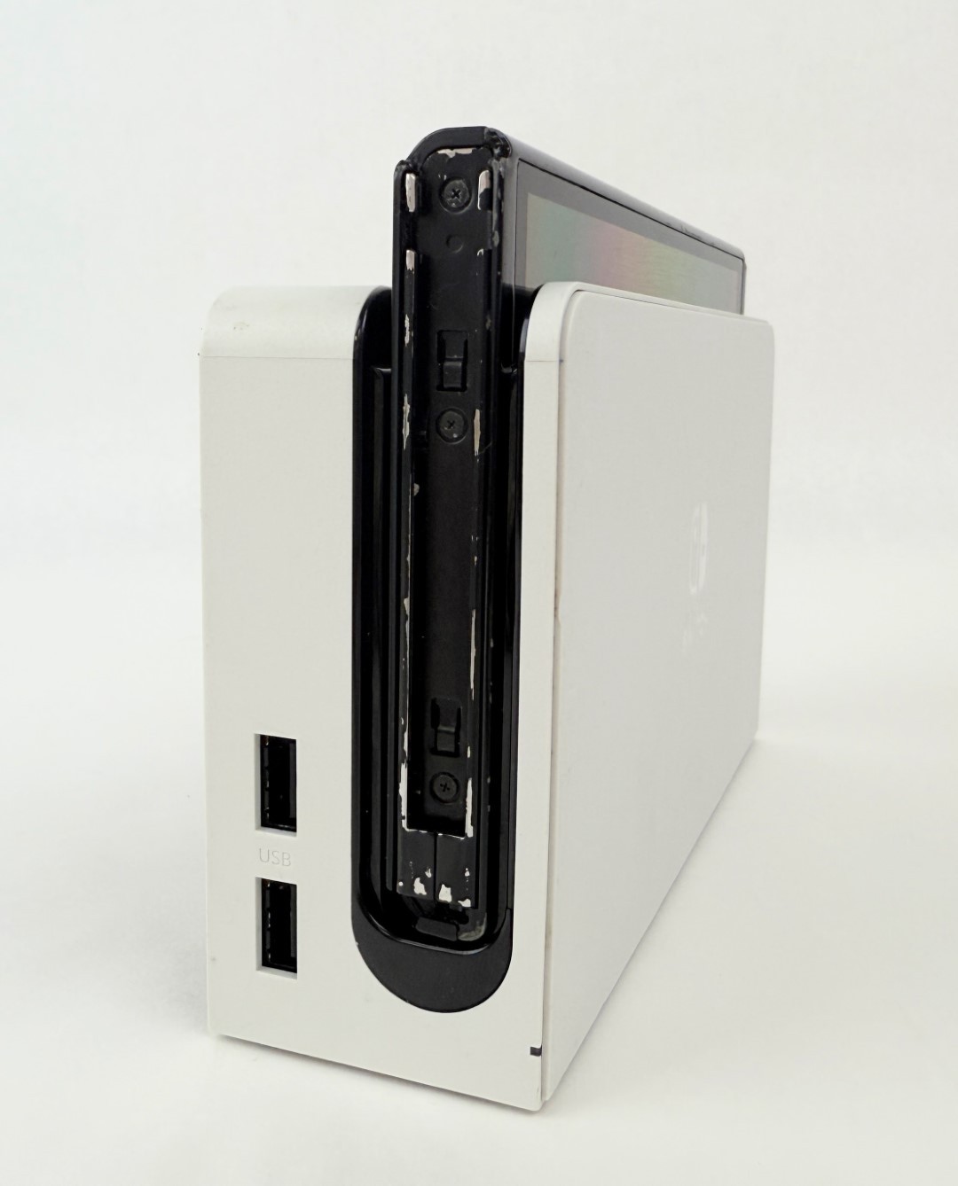 Nintendo Switch OLED 64GB White Joy-Con – Read
