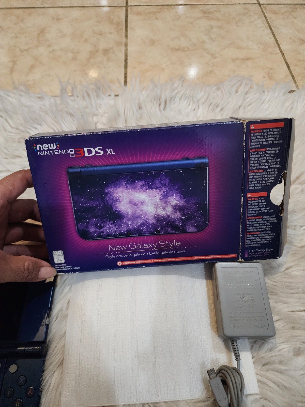 New Nintendo 3DS XL Galaxy Edition Handheld System w/ box and charger
