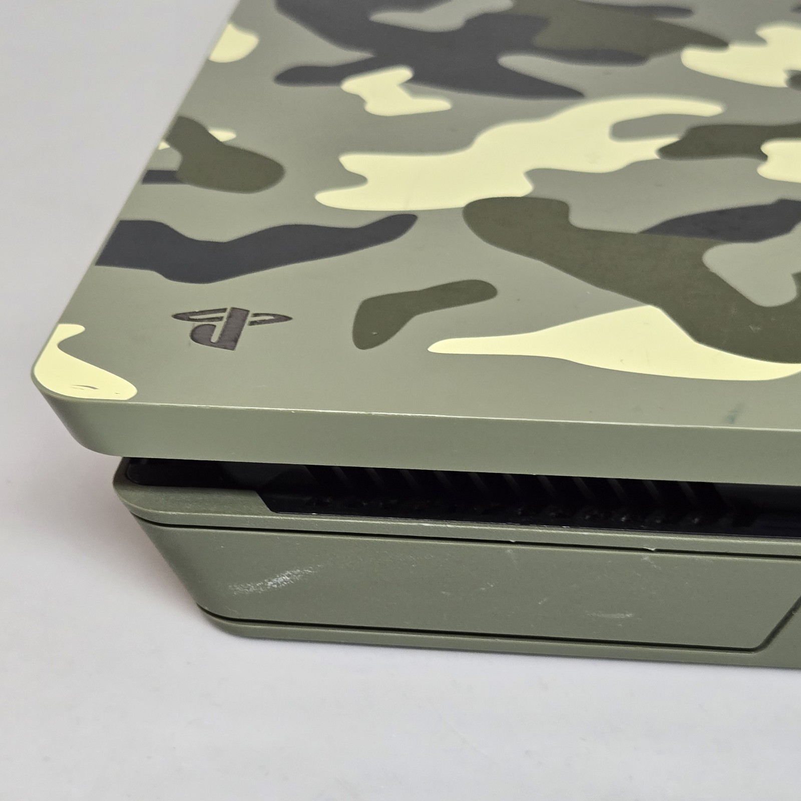 PS4 Slim Call of Duty: WWII Limited Edition 1TB Green Camouflage – Console Only