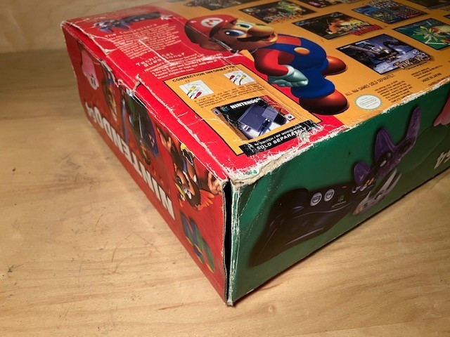 Nintendo 64 game console set with box untested 2001 ?