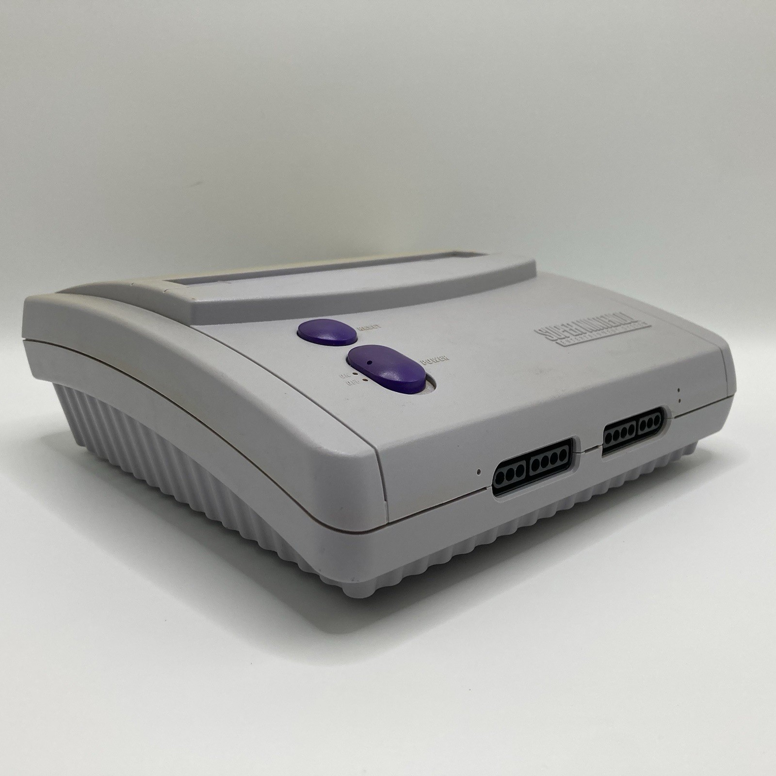 Super Nintendo Jr. SNES SNS-101 CONSOLE ONLY – Parts Only Did Not Power On