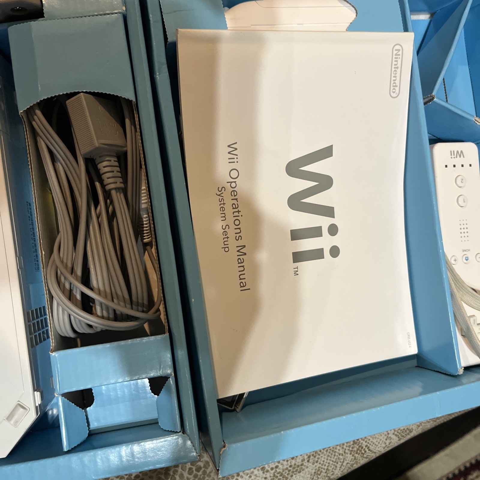 Nintendo Wii Sports Console Bundle White RVL-001 w/ Original Box Trays and Game
