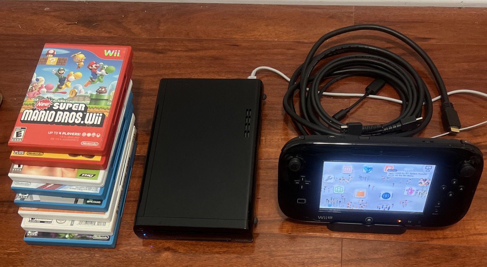 Nintendo Wii U Black Nintendo land Smash Bros U Tablet T & 8 games