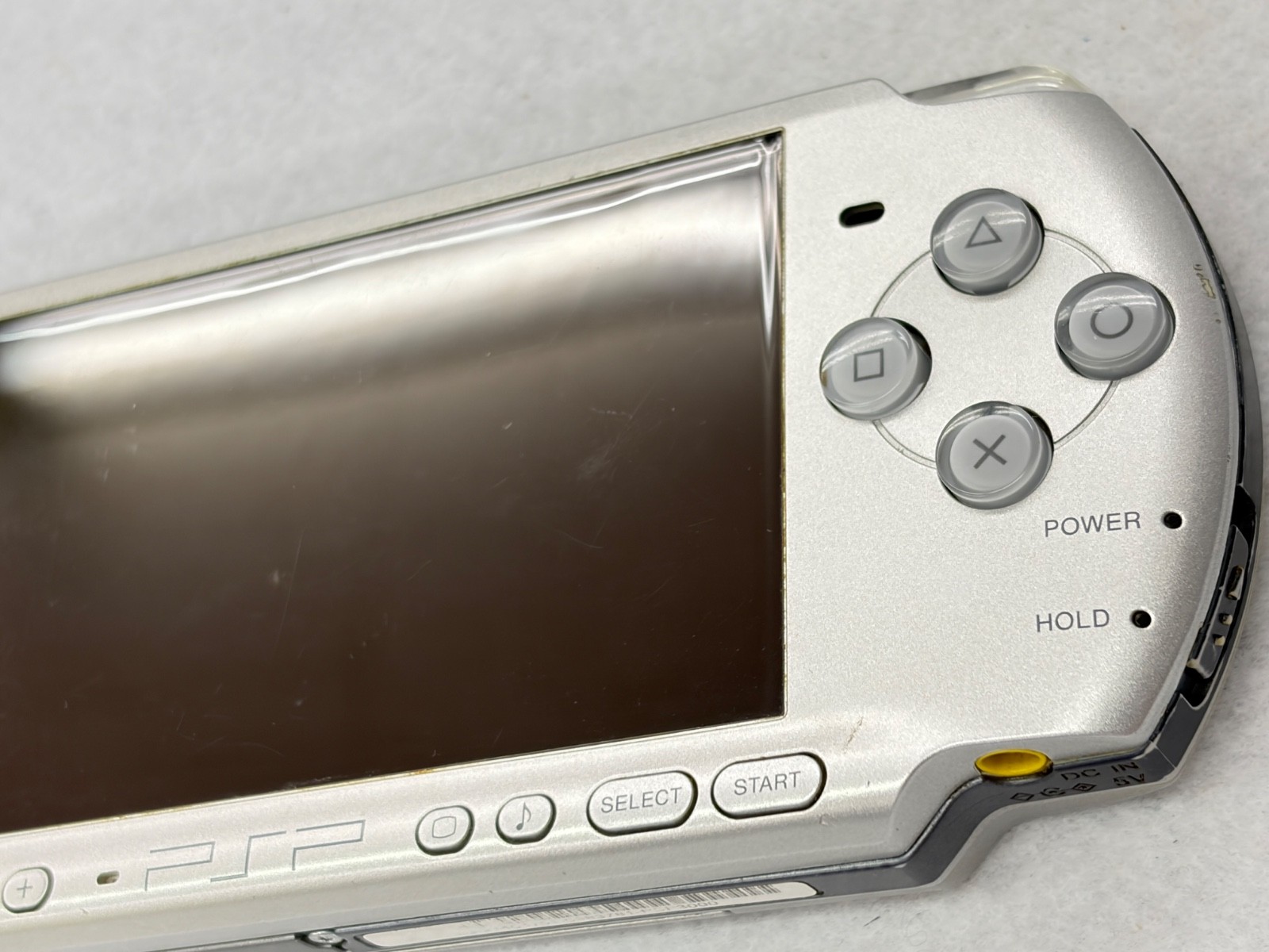 TESTED SONY PSP 3000 SILVER Console + Charger + battery + 3 game Region free 2GB