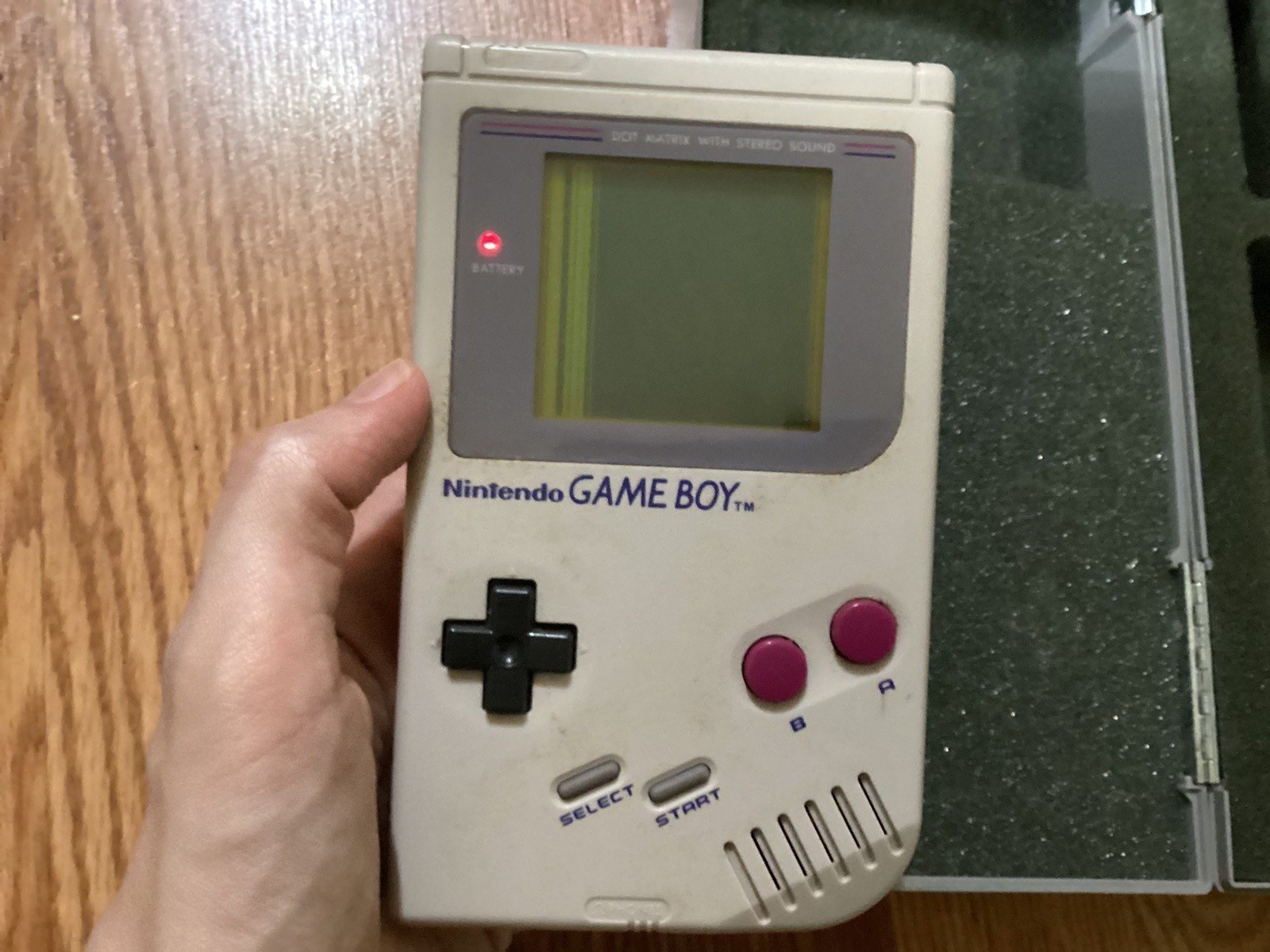 Original Nintendo GameBoy 1989 For Parts/Repair w/Hard Plastic Carrying Case