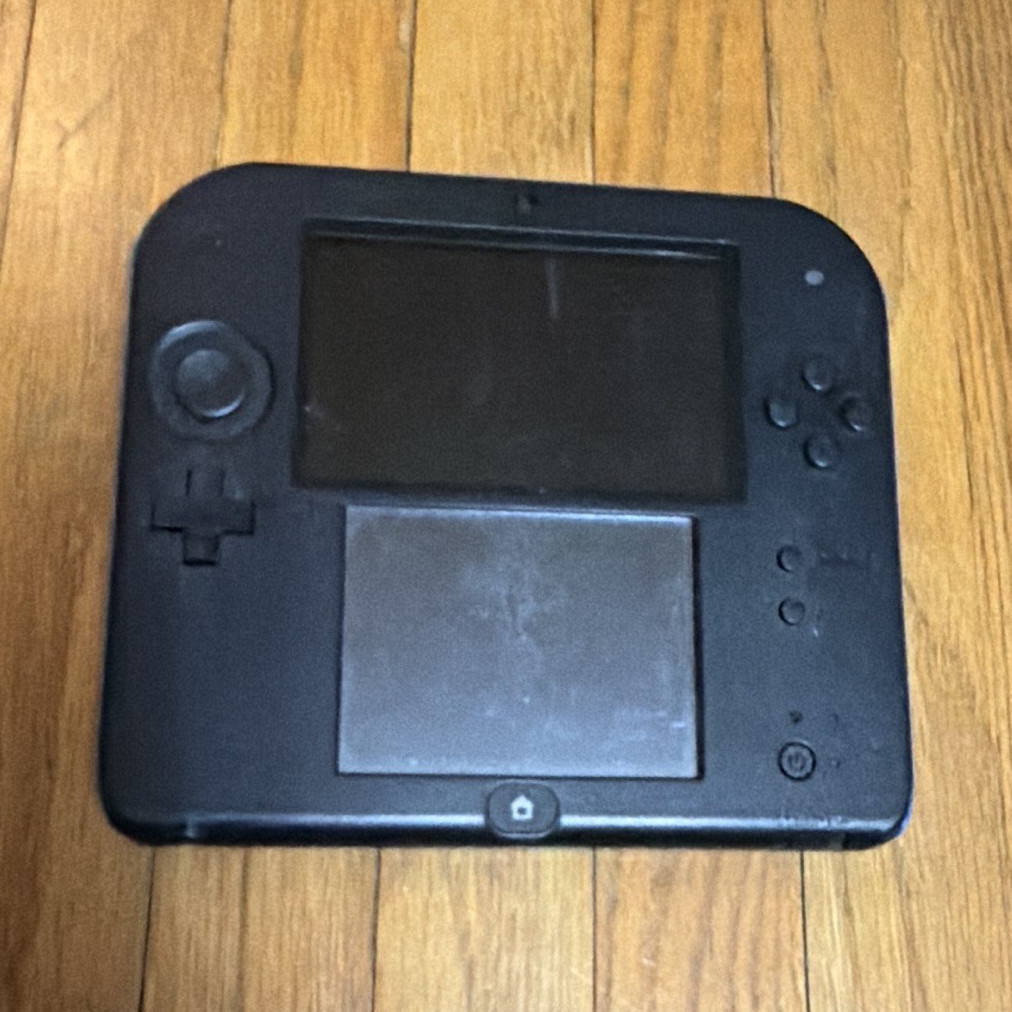 Nintendo 2DS Handheld System Touchscreen 1GB Region Free Black/Blue