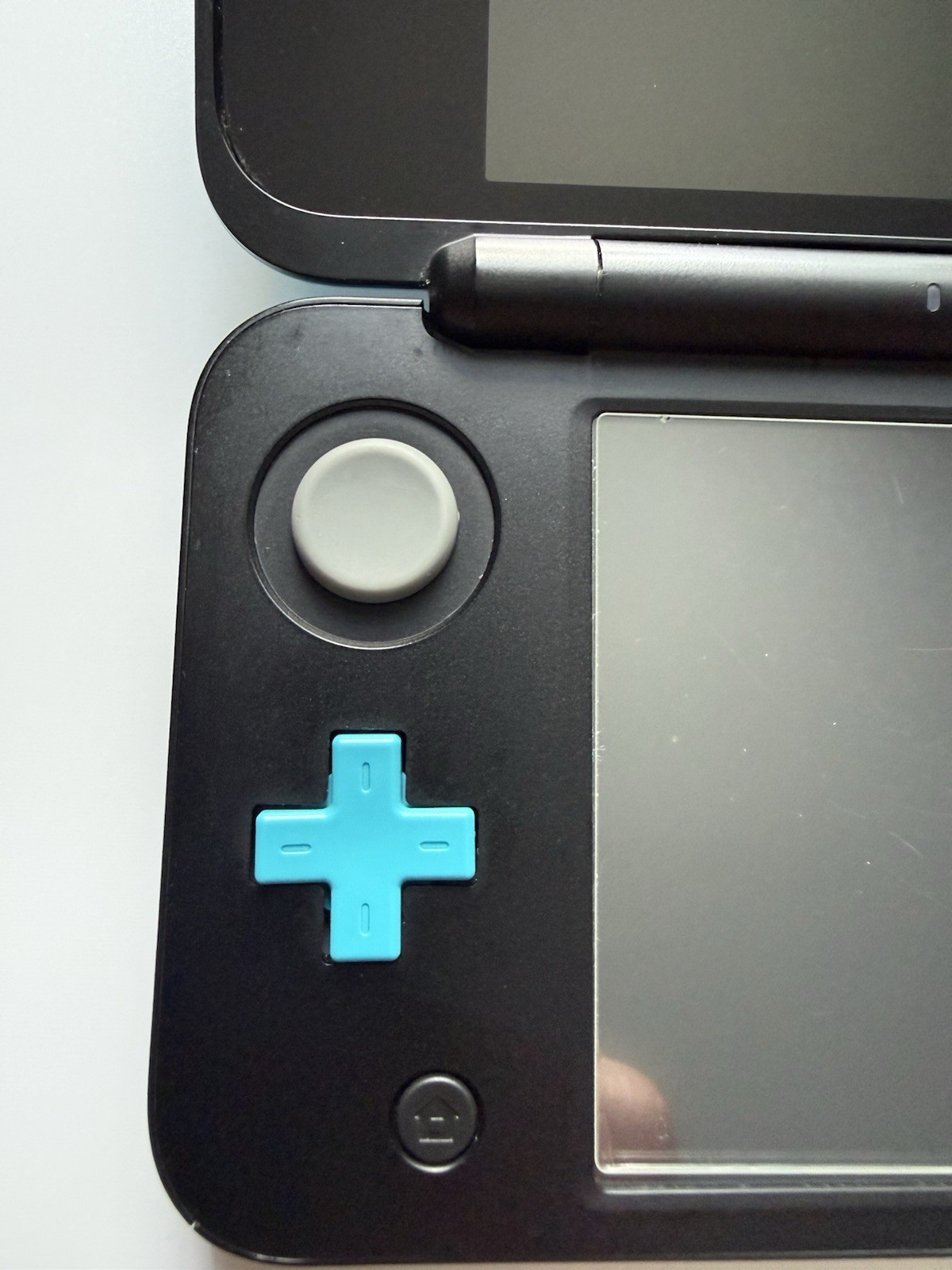 Nintendo 2DS XL LL Black x Turquoise English Region Free 64GB Charger