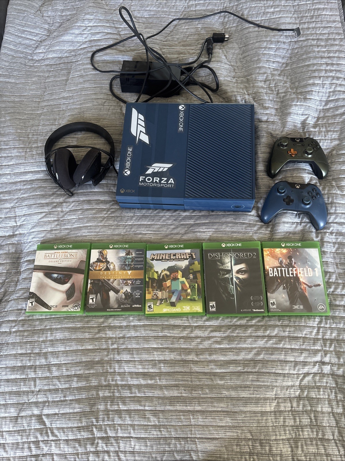 Forza Xbox One Console 781 GB Complete 5 Games 2 Controllers And Headphones