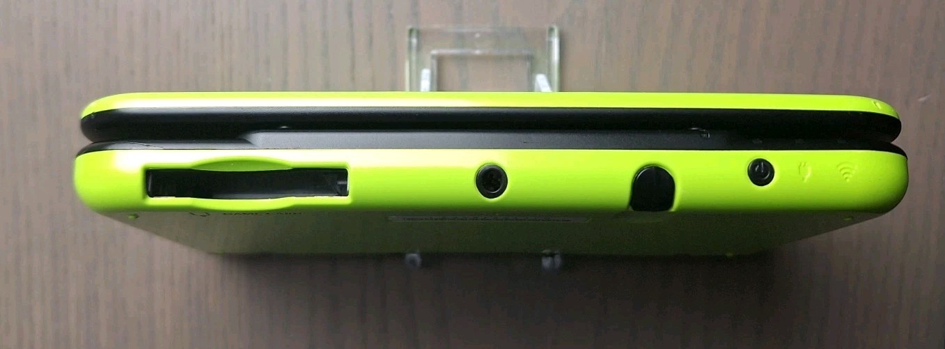 New Nintendo 3DS XL Lime Black | Charger + 32GB SD Card | Region Free