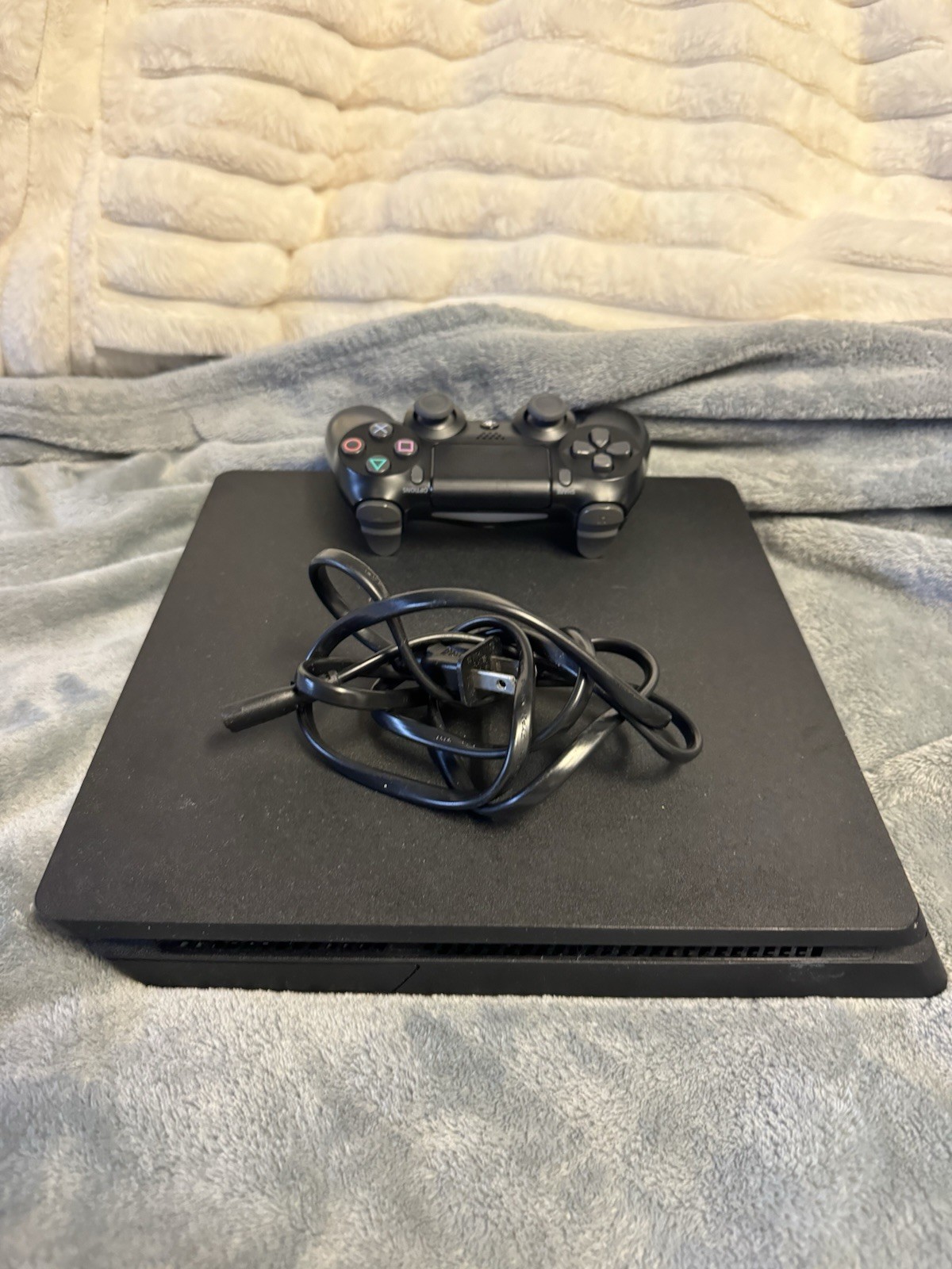 PlayStation 4 Slim PS4 With Wireless Controller HDMI CORD And Power Cord