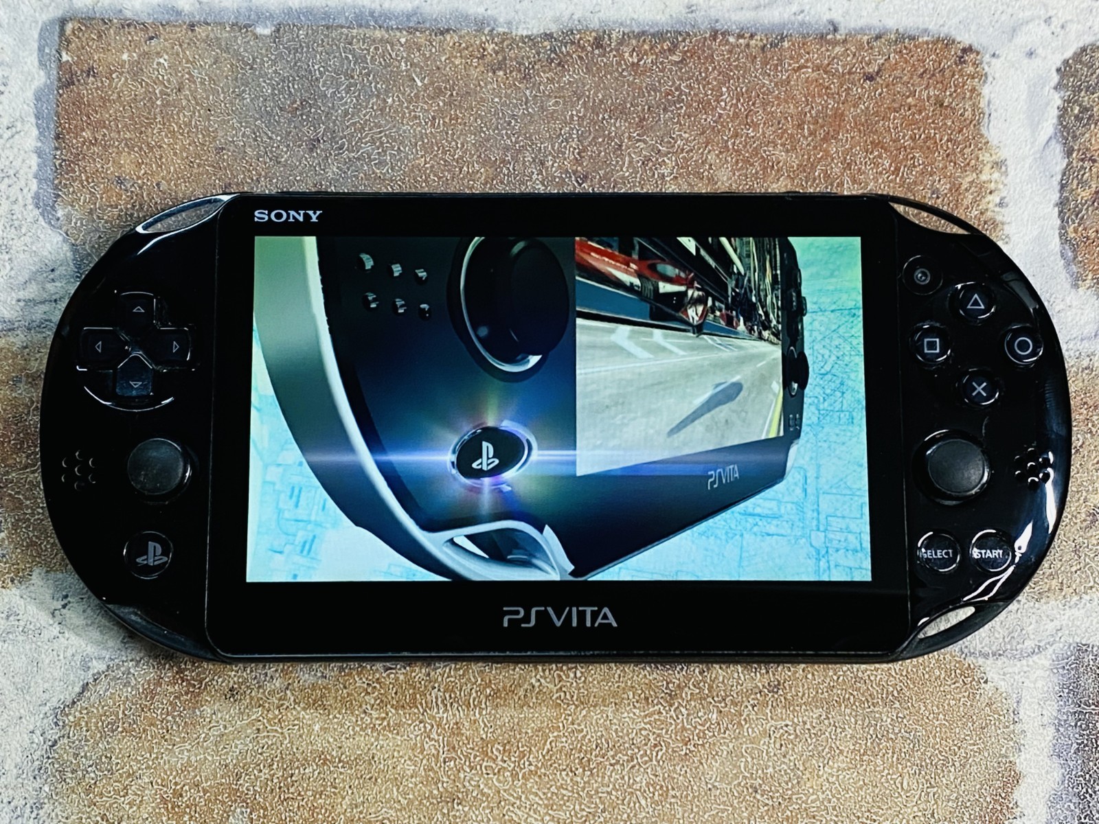 PS Vita PCH 2000 Black SONY PlayStation Japan 16GB Charger MobileCase 1Game No2D