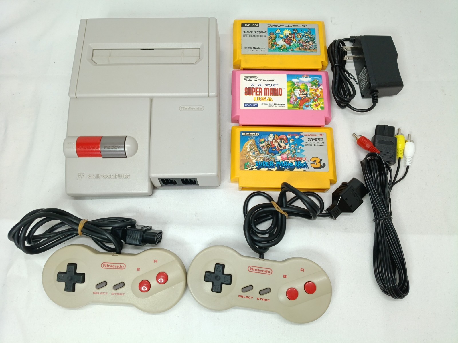 Nintendo AV Famicom Console +Super Mario 1,2,3 (USA), New Famicom NTSC-J Tested