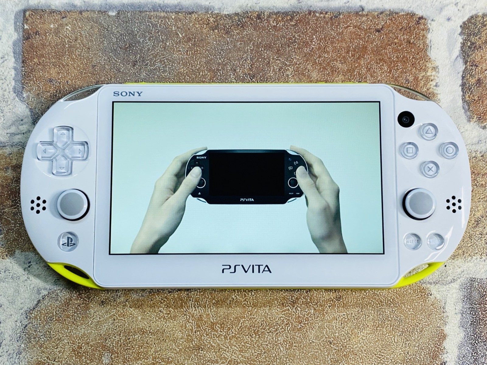 Sony PS Vita Lime Green/White PCH 2000 ZA13 Playstation Charger 16GB Tested Ex