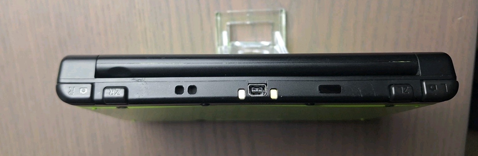 New Nintendo 3DS XL Lime Black | Charger + 32GB SD Card | Region Free