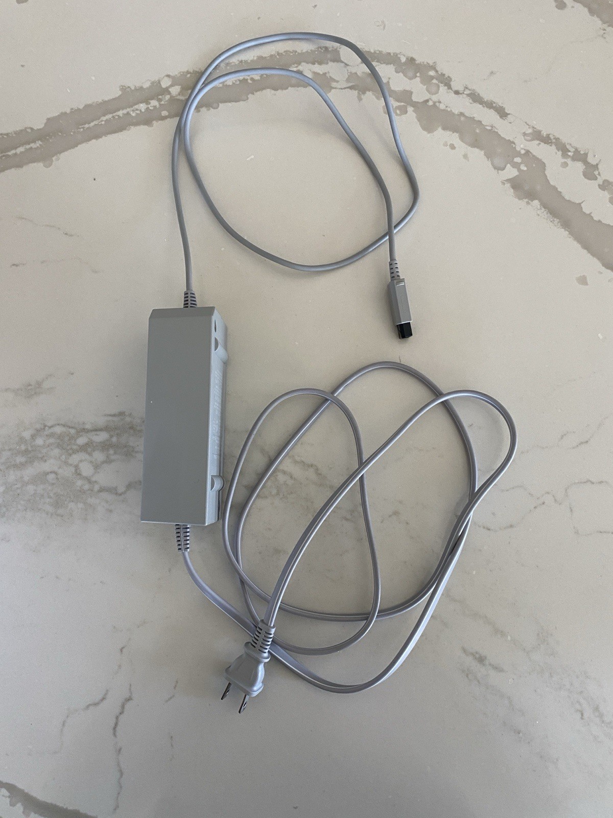 Nintendo Wii Console Bundle – 1 Remote, Nunchuk, Cables, Sensor Bar & 5 Games