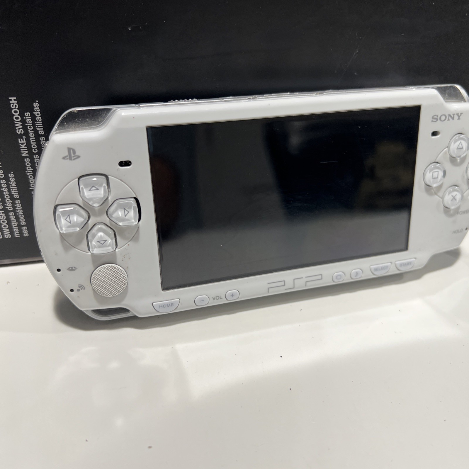 Sony PlayStation Portable PSP PCH-2001 Console white/new battery/charger