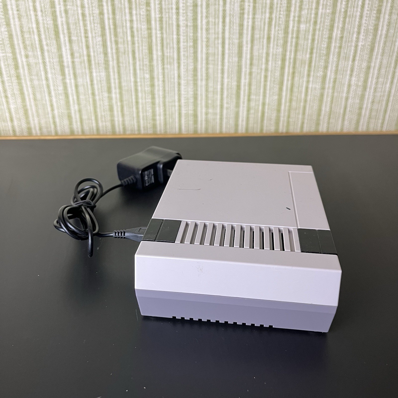 Home Entertainment System NES Knock Off Video Game Console w/ Power Supply