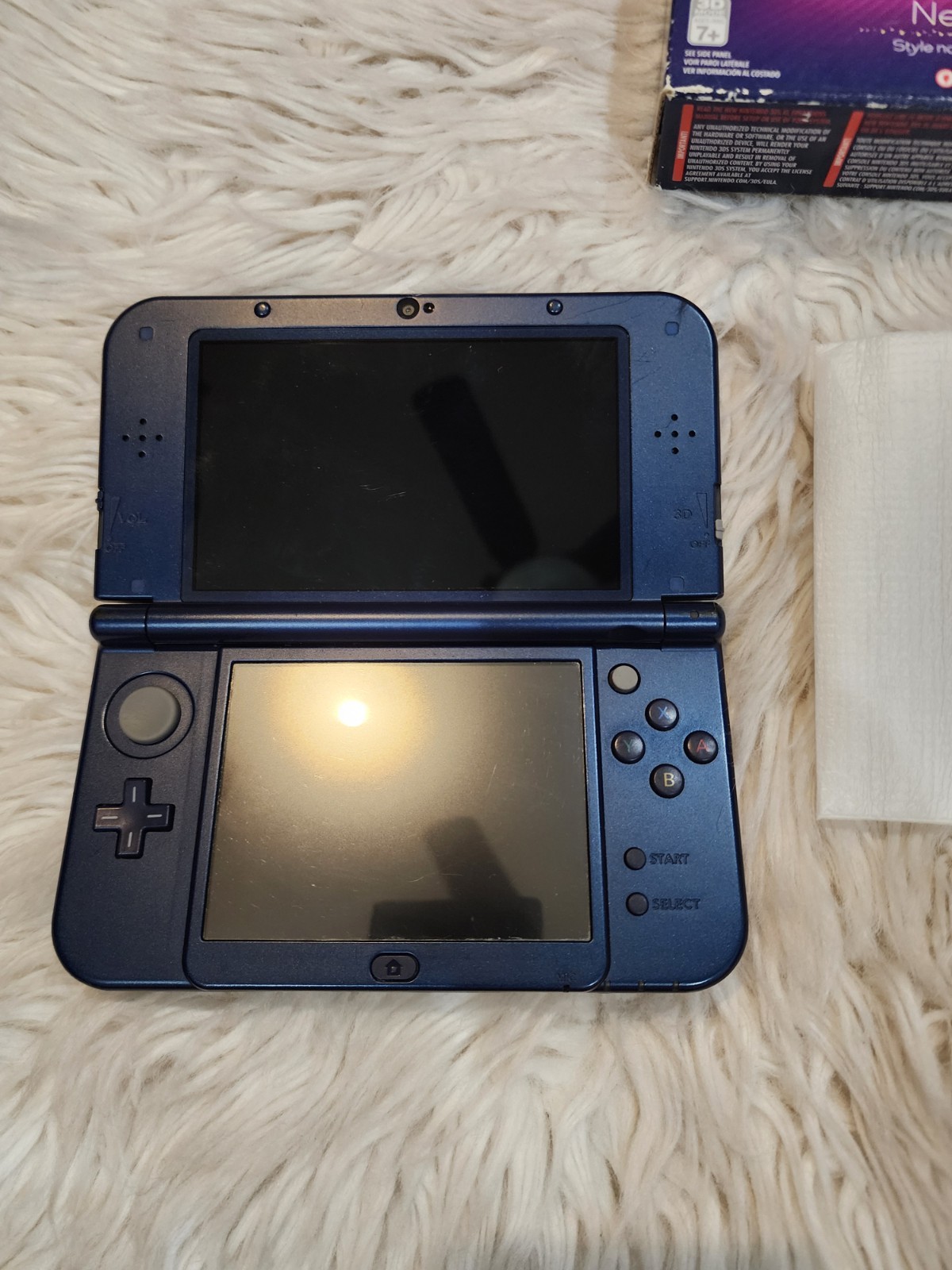 New Nintendo 3DS XL Galaxy Edition Handheld System w/ box and charger
