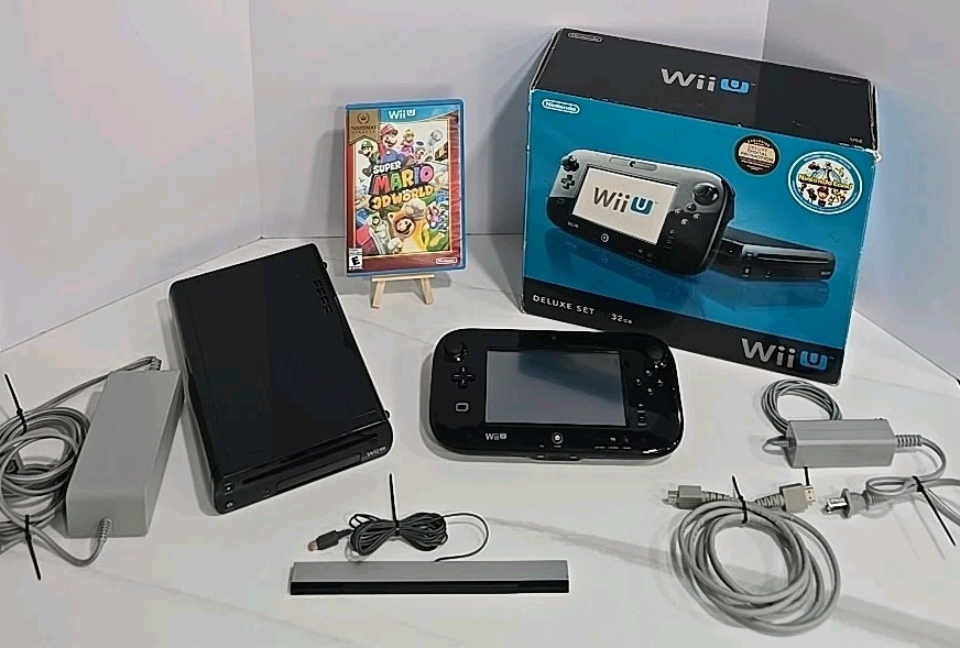 Nintendo Wii U 32GB Console Deluxe Set OEM Matching Serial #s Box + Mario 3D VGC