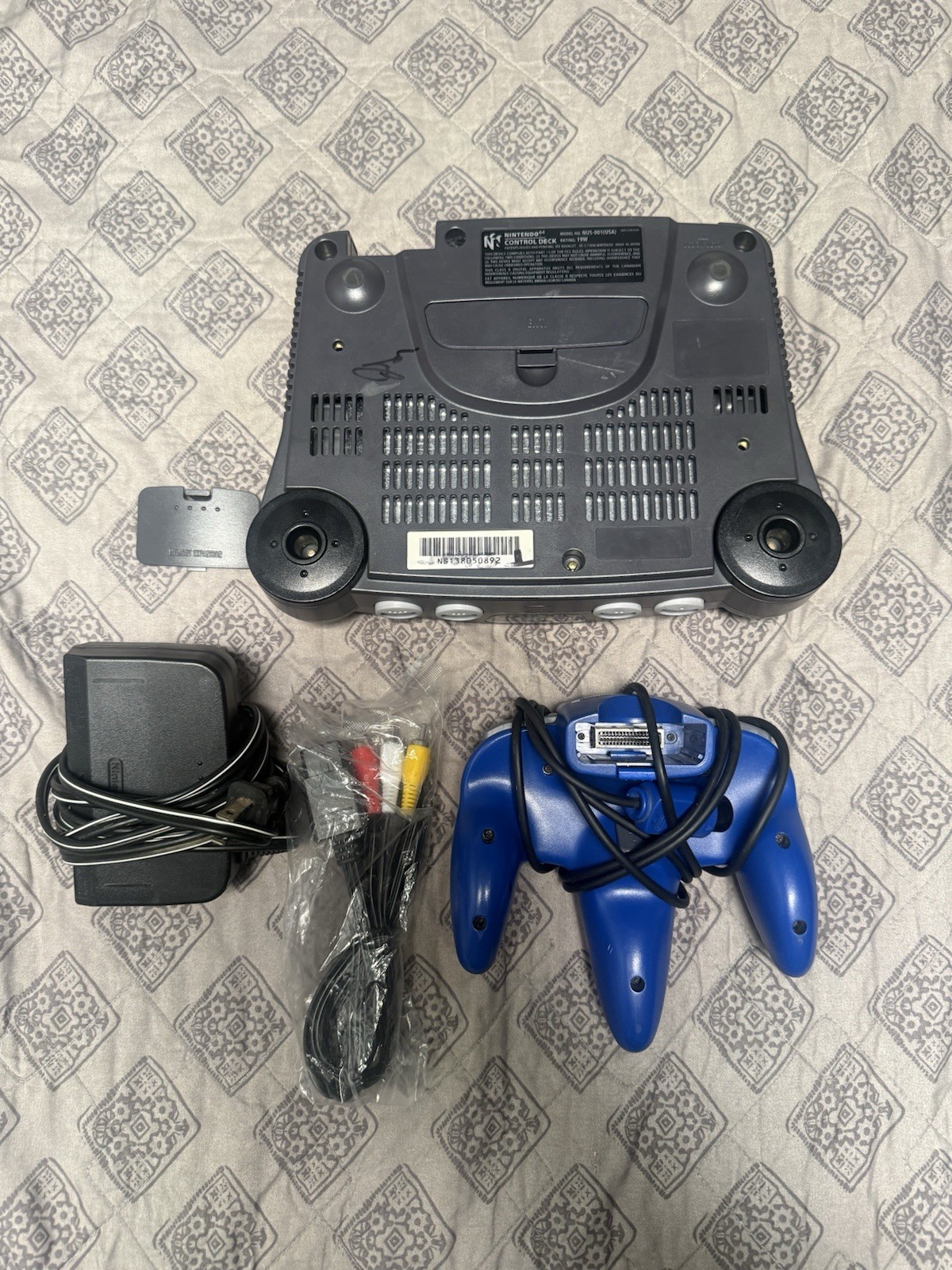 Nintendo 64 Gray Console w/ Blue Controller, Power & AV Cables