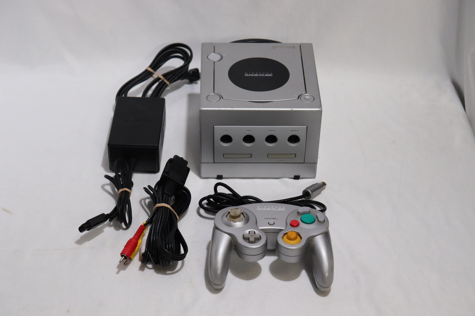 Nintendo GameCube Console DOL-101(USA) Silver – Complete